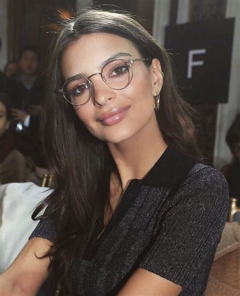 emily ratajkowski occhiali da vista